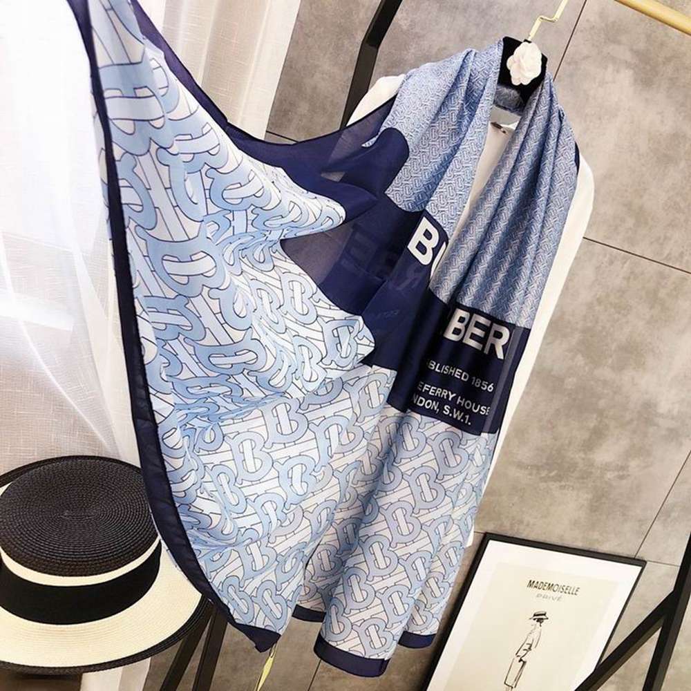 Bv*b*rry Scarf